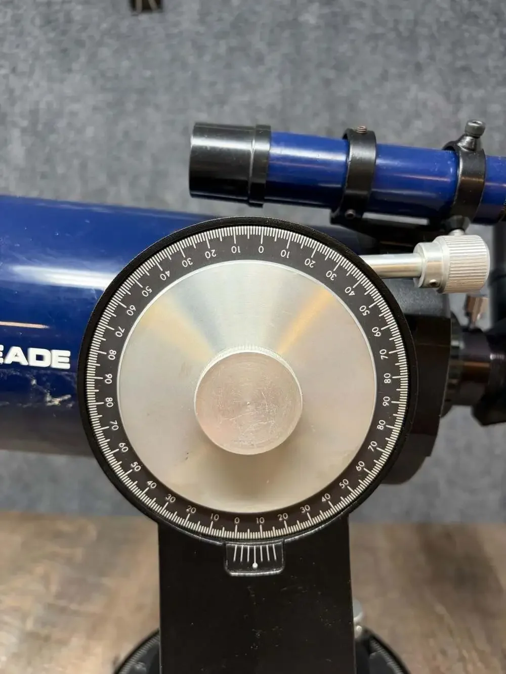 Meade 2045 4-inch Schmidt-Cassegrain Telescope with Extensive Accessories Bundle